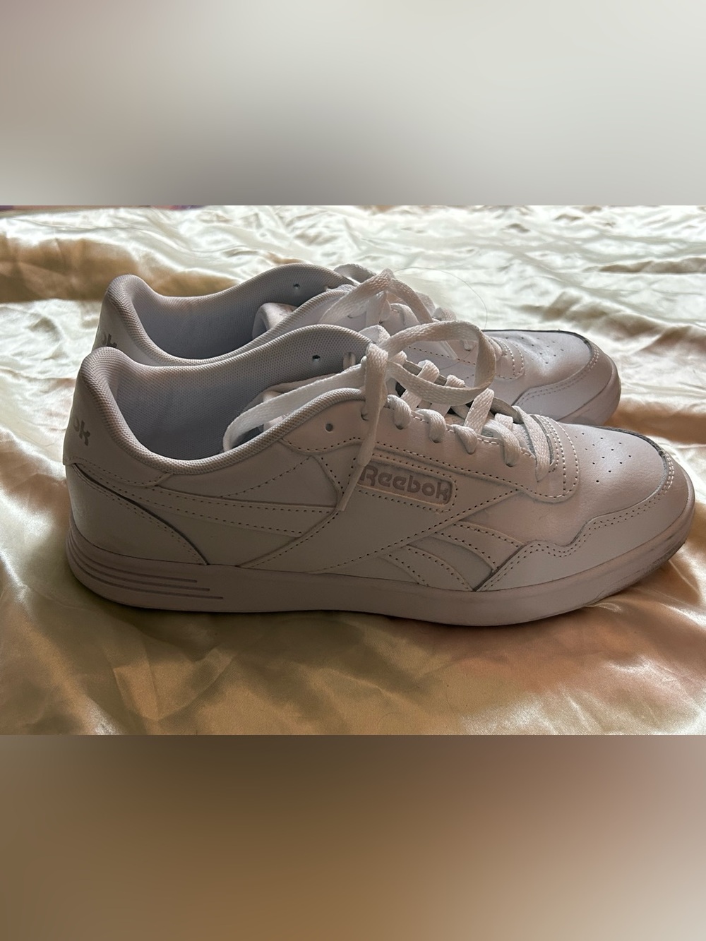 Reebok Classic Men's size 9 (unisex EU size 42) White Sneakers